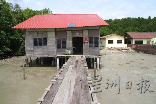老港传统的水上屋。 老港传统的水上屋。