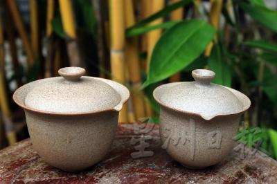 黄纬良制作的茶碗，用来盛茶，有助于提升茶的口感。