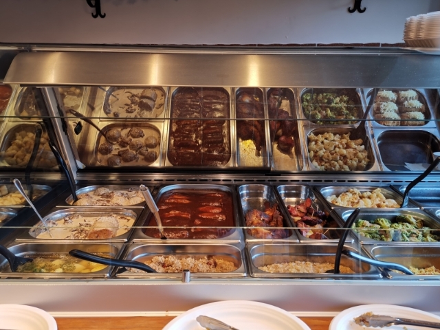 “牛奶吧”是波兰极具代表的饮食文化,以便宜的价格供应波兰传统美食。