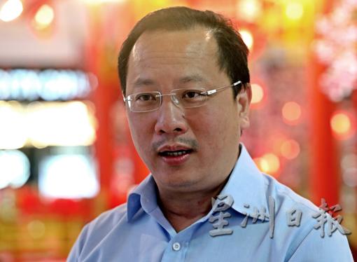 王伟雄说,今年疫情给社会带来很多挑战,但商场依旧花心思布置,希望向民众传达“山重水复疑无路,柳暗花明又一村”的信息。 王伟雄说,今年疫情给社会带来很多挑战,但商场依旧花心思布置,希望向民众传达“山重水复疑无路,柳暗花明又一村”的信息。