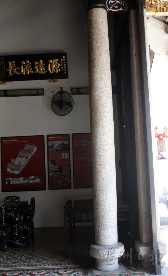 上下两头收小的“梭柱”是潮州建筑的特色。