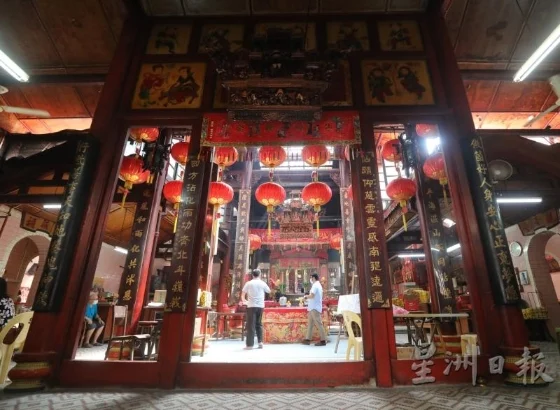 吉隆坡仙四师爷庙之所以香火鼎盛,除了因为庙宇历史悠久,还有不少信徒说师爷公灵验。