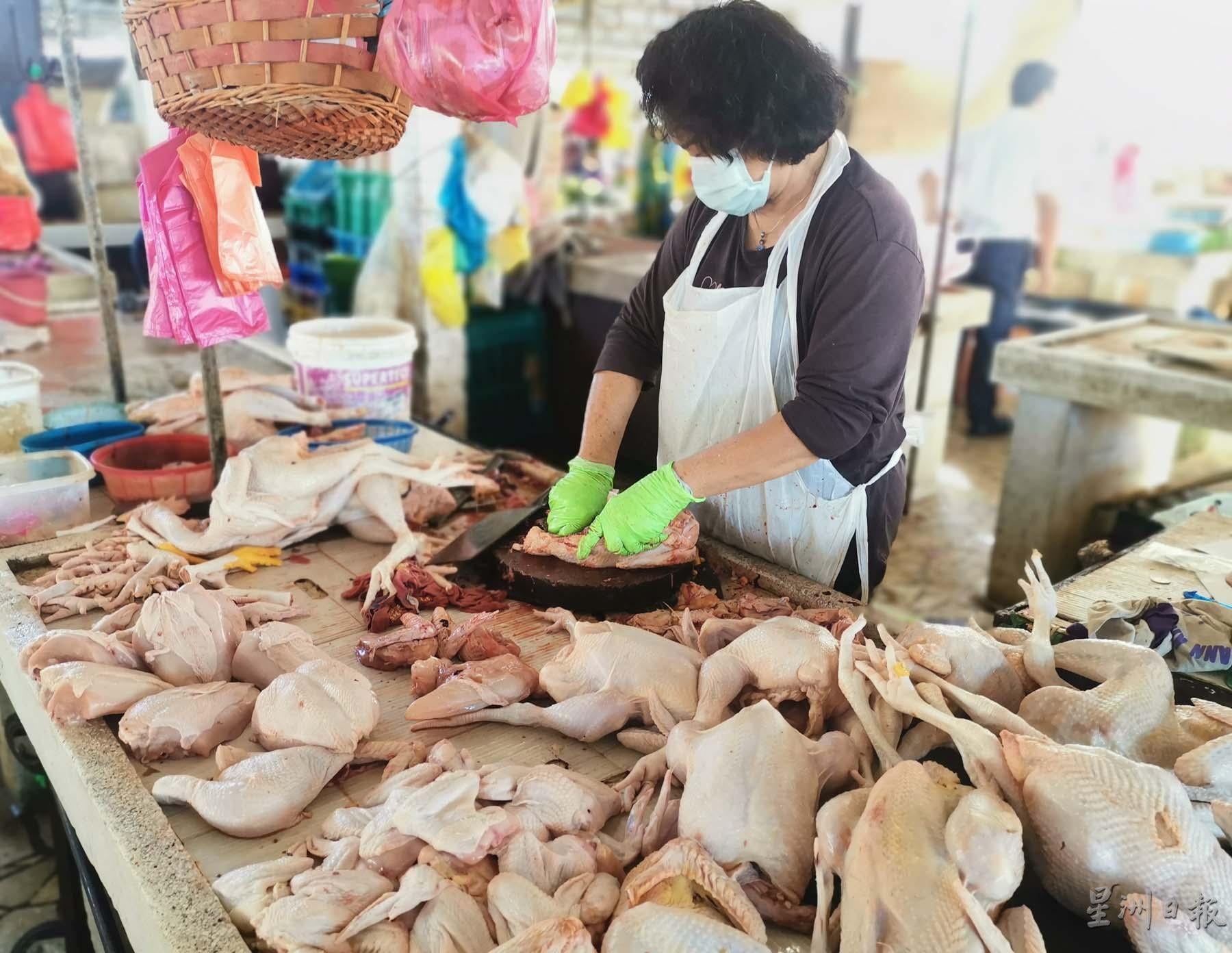 肉鸡顶价太低| 业者:肉鸡顶价太低. 鸡肉切块出售求存- 地方- 大霹雳- 时事焦点| NewswireNewswire Malaysia Latest News and Headlines