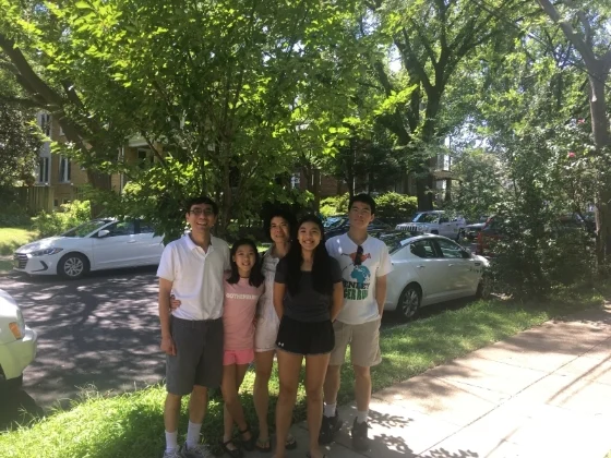 吴卓瑾(中)的丈夫亦是马来西亚人,同样毕业自哈佛大学,两人共育有3个孩子。 吴卓瑾(中)的丈夫亦是马来西亚人,同样毕业自哈佛大学,两人共育有3个孩子。