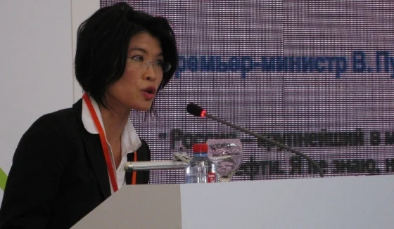 吴卓瑾经常到国外出差,一年几乎有一半的时间都不在家里。 吴卓瑾经常到国外出差,一年几乎有一半的时间都不在家里。