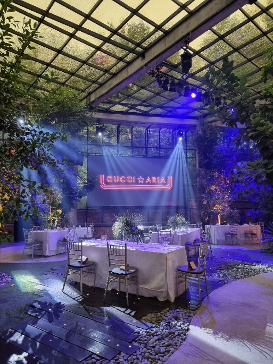 Gucci早前曾邀请本地艺人与时尚编辑到Glasshouse at Seputeh共进晚餐,一起看线上秀,借以带来与“现场”一样的看秀体验。 Gucci早前曾邀请本地艺人与时尚编辑到Glasshouse at Seputeh共进晚餐,一起看线上秀,借以带来与“现场”一样的看秀体验。