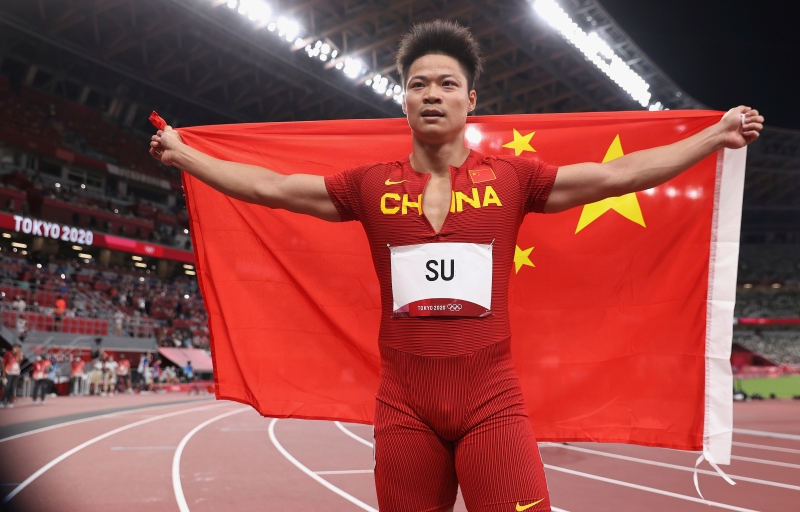 在东奥跑出男子100米亚洲最佳成绩9秒83的中国“飞人”苏炳添(图),近日因“文武双全”引起内地网络热议。(图:美联社档案照) 在东奥跑出男子100米亚洲最佳成绩9秒83的中国“飞人”苏炳添(图),近日因“文武双全”引起内地网络热议。(图:美联社档案照)